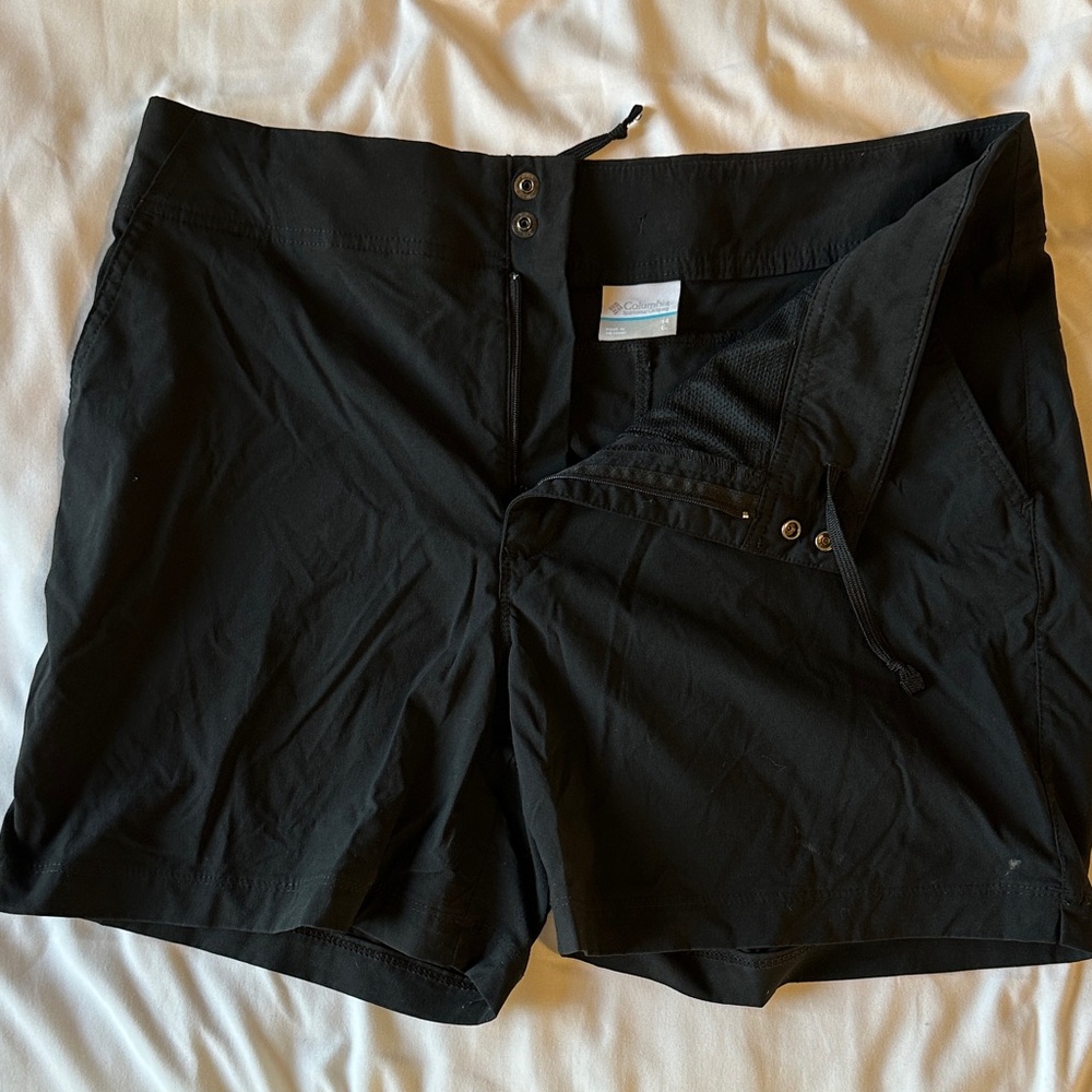 Columbia Women's Black Cargo Shorts